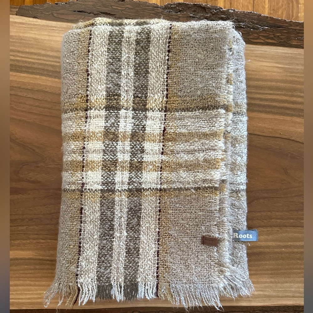 Roots Scarf
